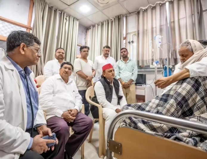पूर्व मंत्री राजेंद्र चौधरी की अचानक बिगड़ी तबीयत, हार्ट अटैक की आशंका पर सिविल अस्पताल में हुए भर्ती, हाल जानने पहुंचे अखिलेश यादव
