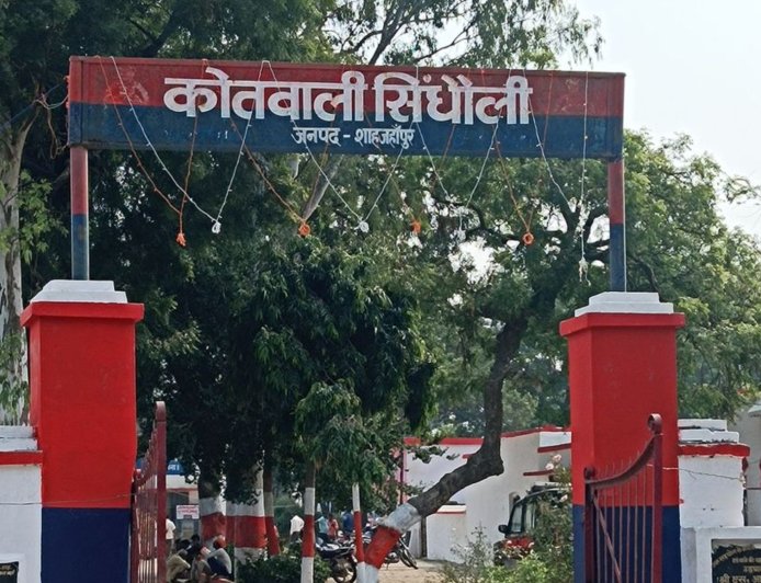 शाहजहांपुर में दुष्कर्म के आरोपी की थाने में पूछताछ के दौरान मौत, पुलिस बोली- तबीयत बिगड़ी, हिरासत पर उठे सवाल