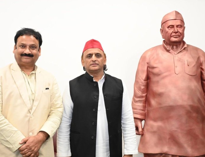 ED की दस्तक से यूपी में सियासी हलचल, सपा के पूर्व विधायक दीप नारायण यादव के ठिकानों पर छापेमारी, अखिलेश बोले- जहां CC का माल है वहां नहीं जाते