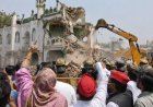 सिद्धार्थनगर में 59 साल पुराने मस्जिद-मदरसे पर चला बुलडोजर, 2 घंटे में ढहा 60 फीसदी हिस्सा, सपा विधायक समेत कार्यकर्ताओं से पुलिस की हुई धक्का-मुक्की
