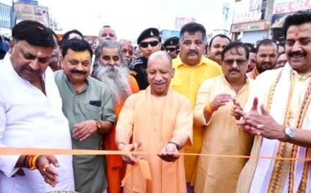 गोरखपुर में सीएम योगी ने ली रवि किशन की चुटकी, पूछा- कितनों ने भोज खाया और कितनों ने काली बाबा फिल्म देखी,  ग्रीन सिटी रोड का किया उद्घाटन
