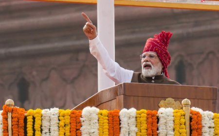 'महिलाओं के आरक्षण पर राजनीति न करें' लाल किले की प्राचीर से PM मोदी का बड़ा संदेश, बोले- दिमागी नक्सलियों को पहचानकर अलग करें