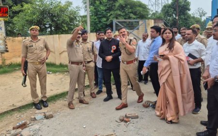 संभल में स्वतंत्रता दिवस के जश्न के बीच हादसा, स्कूल का छज्जा गिरने से बच्चे की मौत, कार्यक्रम छोड़कर मौके पर पहुंचे DM-SP