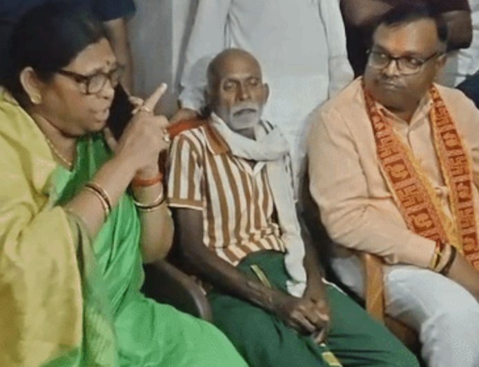 'हमलावरों को दाढ़ी से घसीटकर लाओ' कौशांबी में पीड़ित परिवार से मिलने पहुंची मंत्री कृष्णा पासवान, बोलीं- उन्हें डर महसूस होना चाहिए