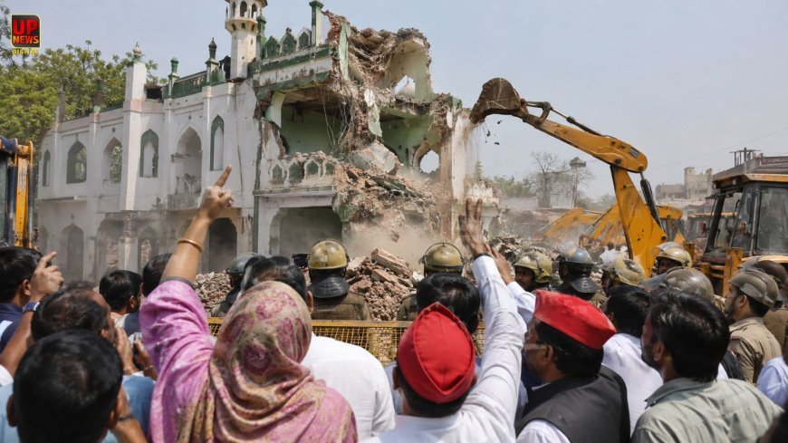 सिद्धार्थनगर में 59 साल पुराने मस्जिद-मदरसे पर चला बुलडोजर, 2 घंटे में ढहा 60 फीसदी हिस्सा, सपा विधायक समेत कार्यकर्ताओं से पुलिस की हुई धक्का-मुक्की
