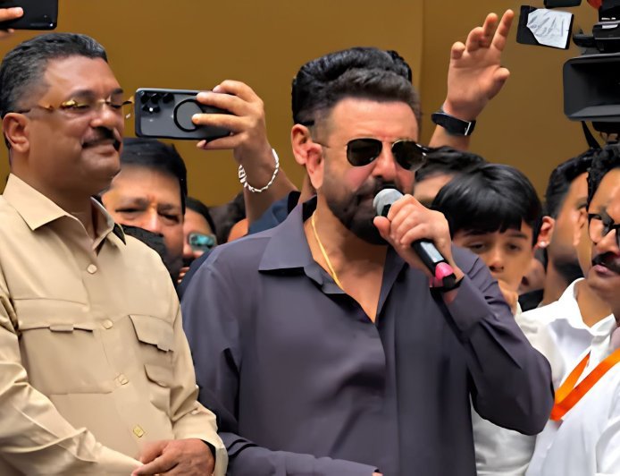 संजय दत्त ने मंच पर मराठी बोलने से किया इनकार, मंत्री को दिया दो टूक जवाब, बोले- 6 साल येरवडा जेल में रहा, तब भी नहीं सीखा