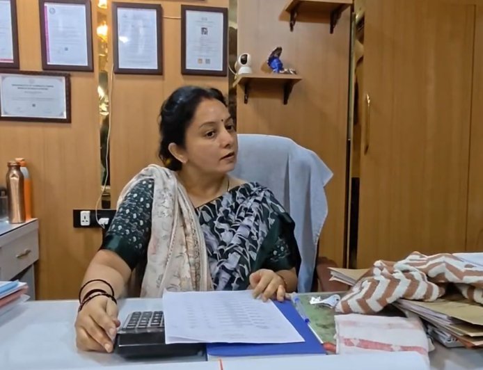 फतेहपुर में महिला ठेकेदार से 25 लाख मांगने का आरोप, भाजपा नेताओं समेत 12 पर FIR, कार रोककर धमकाने की शिकायत