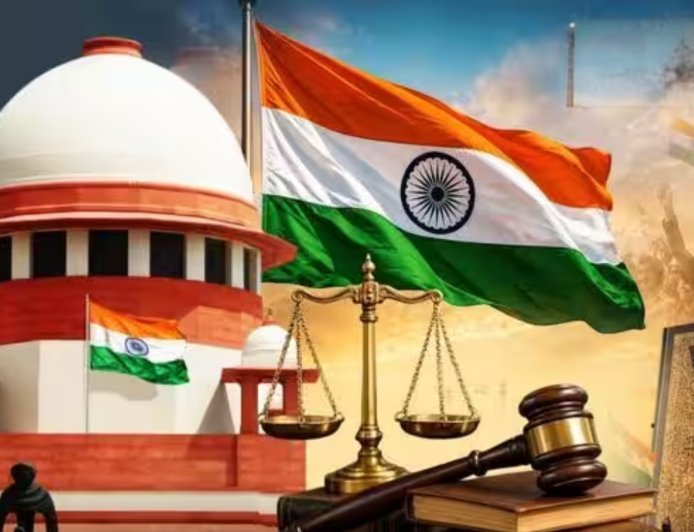 निजी झंडे को राष्ट्रीय ध्वज बनाने की मांग खारिज: सुप्रीम कोर्ट ने स्पष्ट किया तिरंगे की जगह नहीं ले सकता व्यक्तिगत डिजाइन, जानिए राष्ट्रीय ध्वज से जुड़े नियम